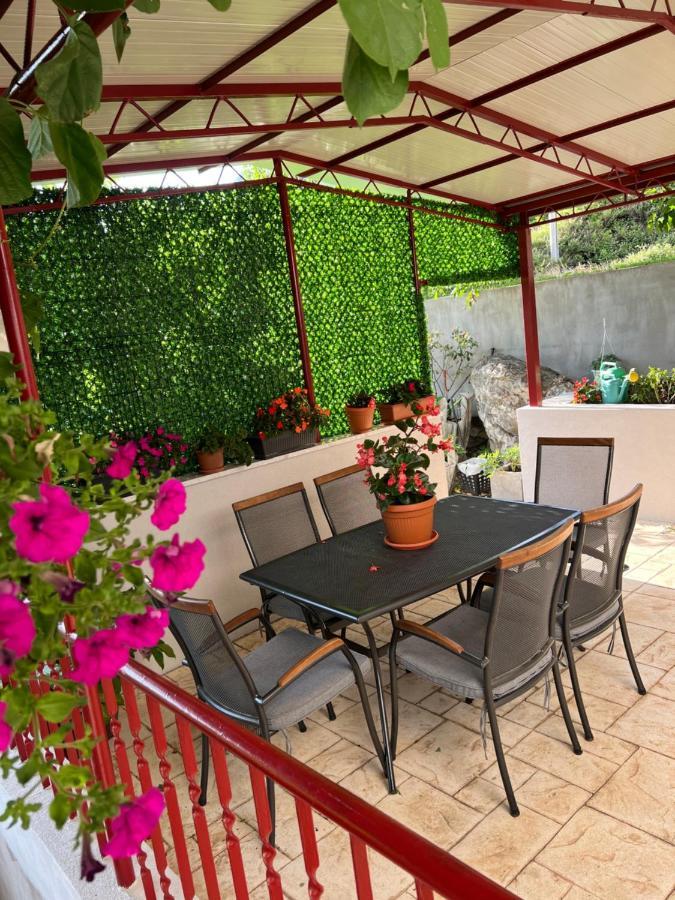 Apartament Green Valley Omiš Esterno foto