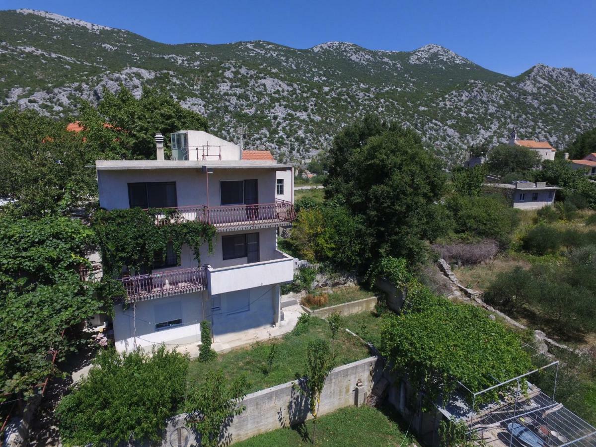 Apartament Green Valley Omiš Esterno foto