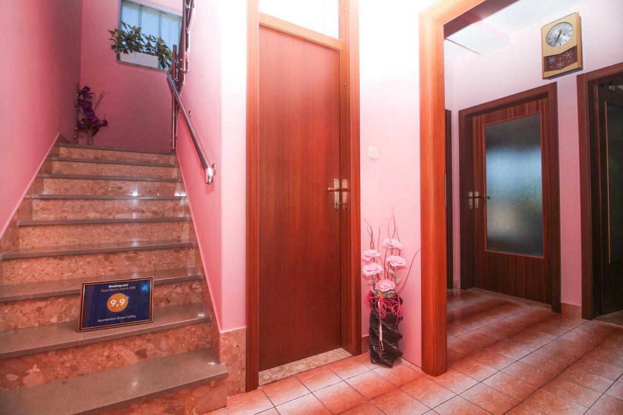 Apartament Green Valley Omiš Esterno foto